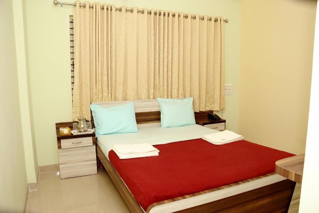 Sai Skanda Hotel Subrahmanya Buitenkant foto