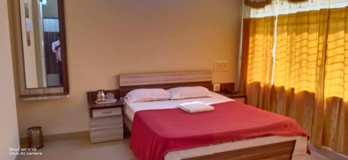 Sai Skanda Hotel Subrahmanya Buitenkant foto